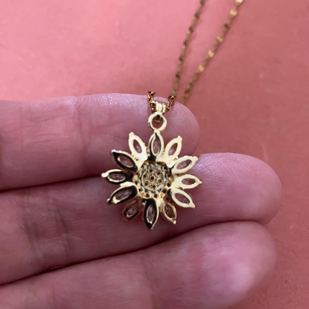 Gold Stainless Steel Daisy Flower Pendant Necklace - Picture 4 of 4